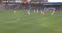 【英超】卢顿1比2曼联 霍伊伦双响建功