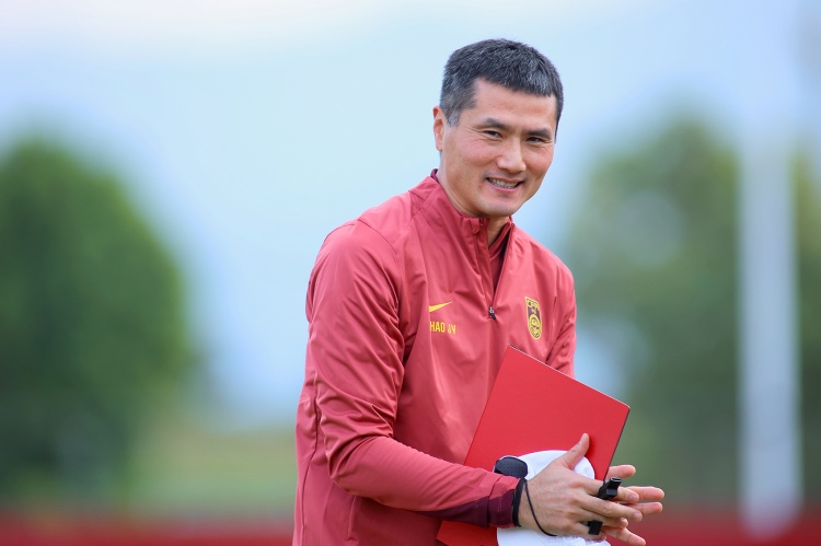 旺财28下载-北青谈国足热身赛：上下半场阵容不同，马镇、闫炳良分别镇守球门