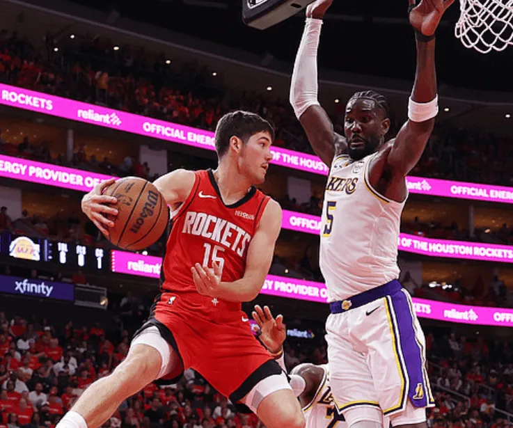 旺财28-谢泼德半场14分钟，投篮6中4、三分3中2得到10分2助攻2抢断